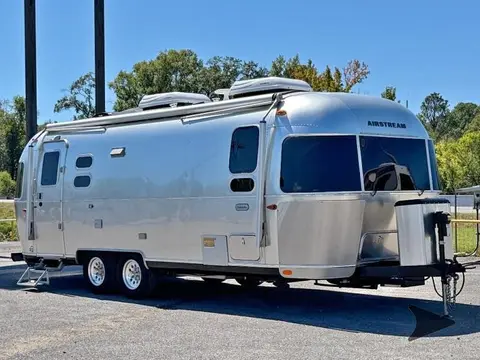 2020 Airstream Globetrotter 25FBT — photo 1