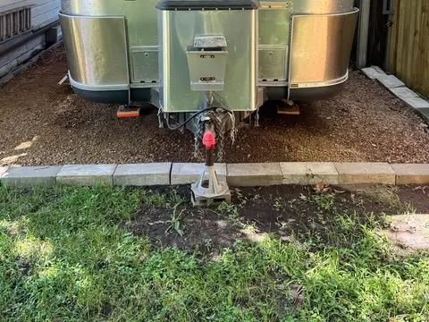 2000 Airstream Excella 31 ft — photo 2
