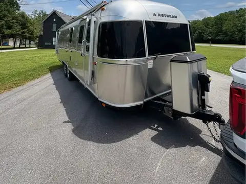2021 Airstream Classic 30RB — photo 5