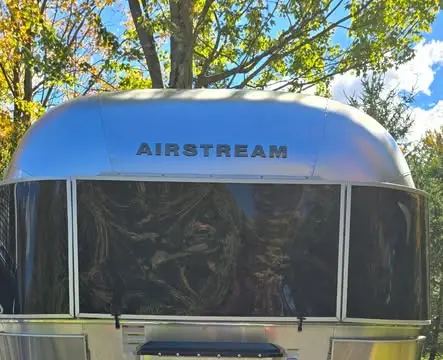 2017 Airstream Flying Cloud Twin 25 ft 11 in — photo 3