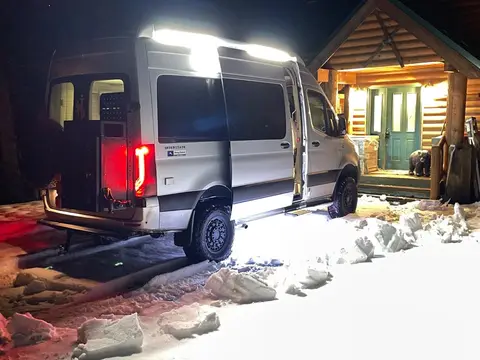 2020 Airstream Tommy Bahama — photo 3