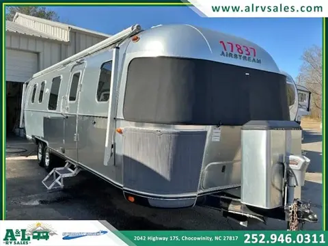 2018 Airstream Classic 33FBQ — photo 1