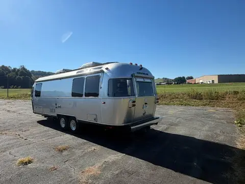 2023 Airstream Flying Cloud — photo 4
