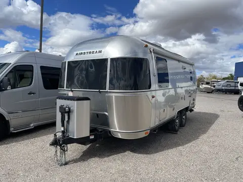 2025 Airstream Tradewind 23FB — photo 2