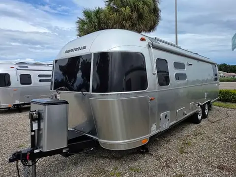 2022 Airstream Flying Cloud 28RB — photo 2