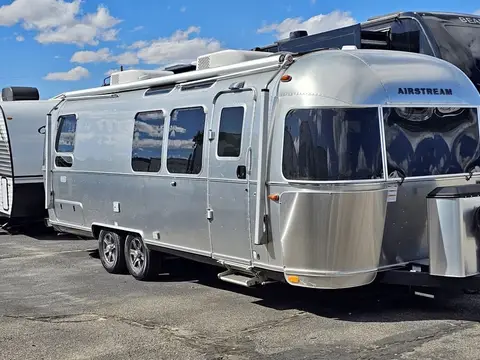 2025 Airstream Pottery Barn 28RB Twin — photo 1