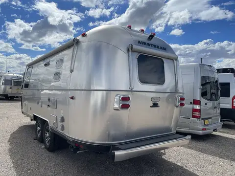 2025 Airstream Tradewind 23FB — photo 4