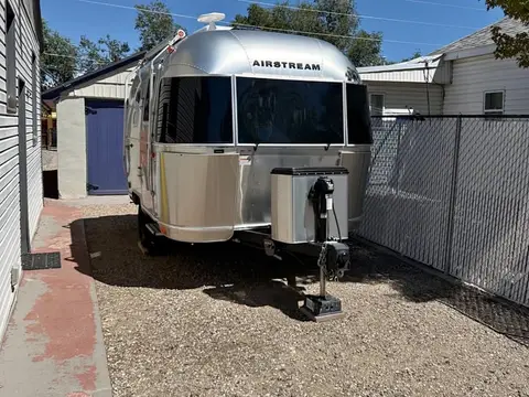 2022 Airstream Caravel 16RB — photo 1