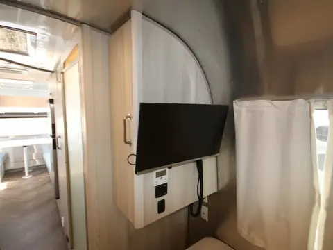 2025 Airstream International 27FBT — photo 5