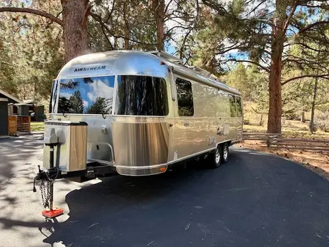 2016 Airstream Flying Cloud 27FB — photo 2