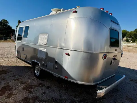 2017 Airstream Sport 22FB — photo 5