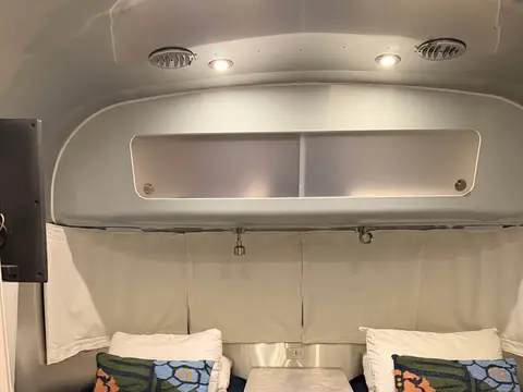 2023 Airstream International Twin — photo 4