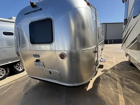 2020 Airstream Bambi 19CB (corner bed) — photo 3