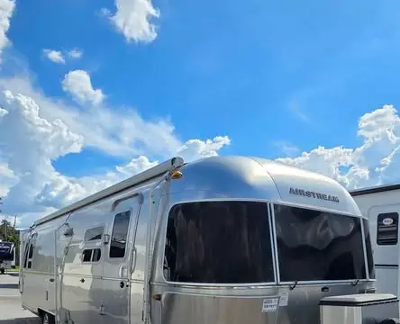 2016 Airstream Flying Cloud 30FB — photo 2