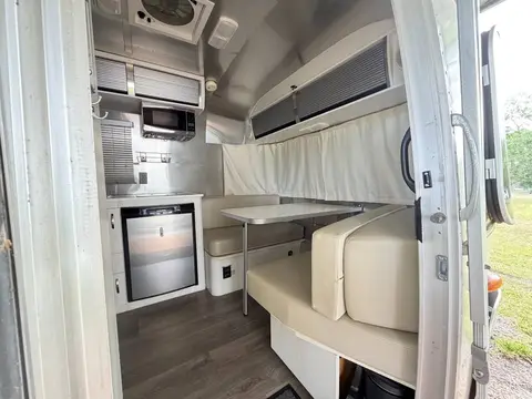 2019 Airstream Bambi Sport — photo 4