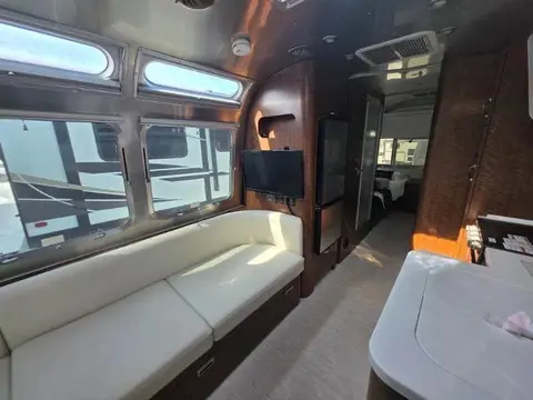 2023 Airstream Globetrotter 25FB — photo 5