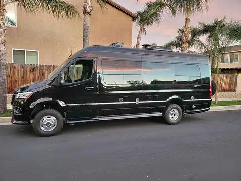2021 Airstream Interstate 4x4 — photo 1