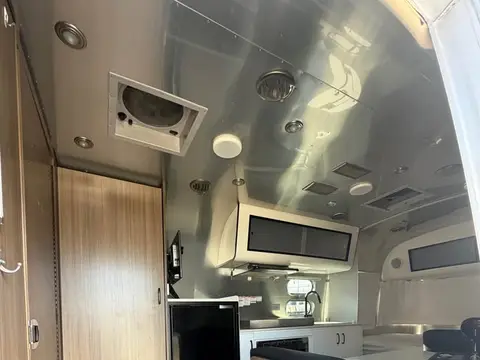 2023 Airstream Caravel 22FB — photo 4
