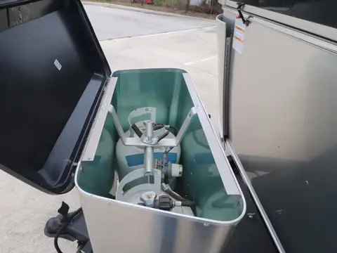 2023 Airstream Caravel 16RB — photo 3