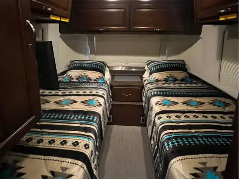 2016 Airstream Classic 30 — photo 4