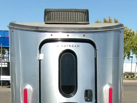 2017 Airstream Basecamp 16 ft — photo 4