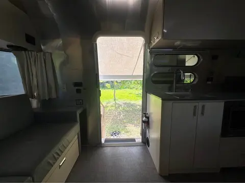 2021 Airstream Flying Cloud — photo 5