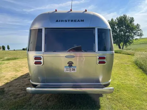 2014 Airstream Flying Cloud 27FB — photo 4