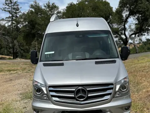 2018 Airstream Interstate Lounge — photo 4