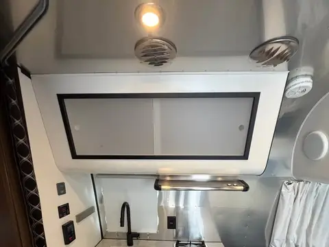 2024 Airstream Caravel 16RB — photo 5