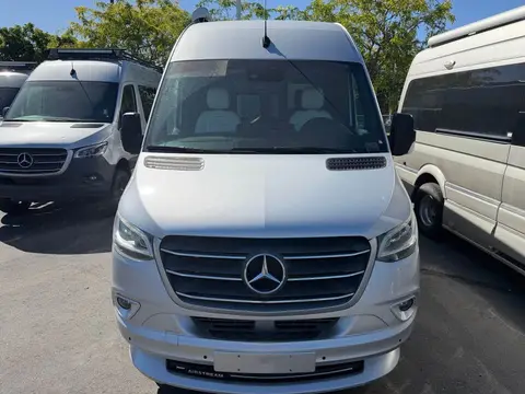 2020 Airstream Interstate Grand Tour EXT — photo 4