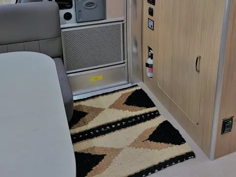 2020 Airstream Flying Cloud 26RB — photo 5