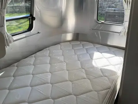 2020 Airstream Bambi — photo 4