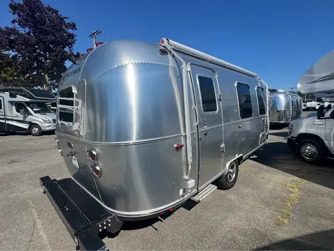 2022 Airstream Caravel — photo 3
