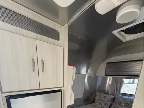 2020 Airstream Bambi 19CB — photo 4