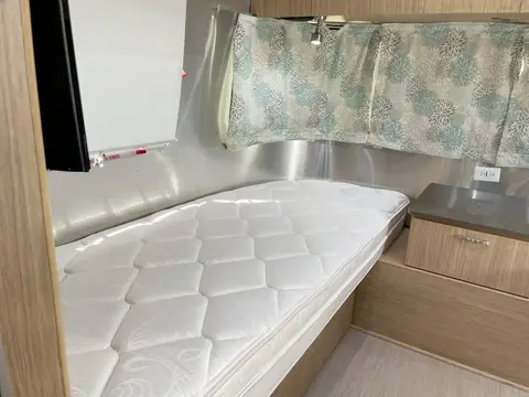 2019 Airstream Flying Cloud 25FB — photo 4