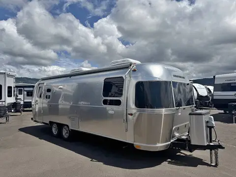 2020 Airstream Flying Cloud 27FB Rear Hatch — photo 1
