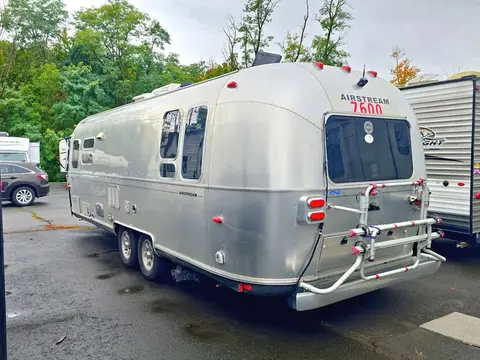 2012 Airstream Flying Cloud — photo 3
