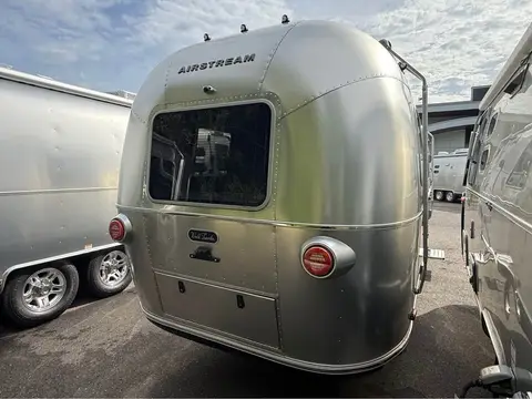 2026 Airstream World Traveler 22RB — photo 3