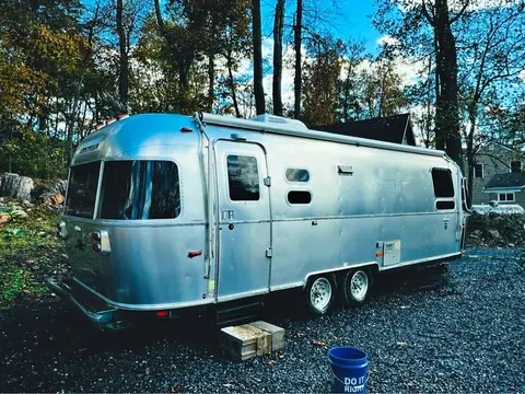 2012 Airstream International 27 ft — photo 1