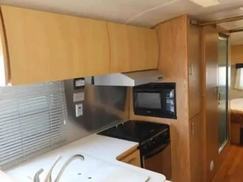 2005 Airstream Safari LS Slide Out 28SO — photo 5
