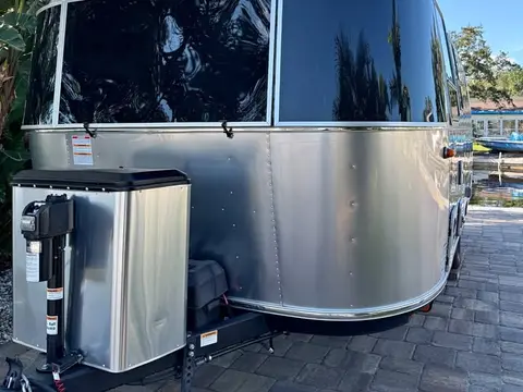 2024 Airstream Bambi 22FB — photo 1