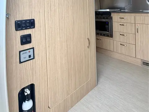 2019 Airstream Flying Cloud 26RB — photo 5
