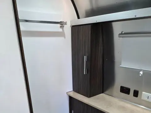 2019 Airstream International Signature 25 ft — photo 3