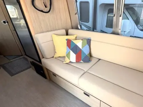 2017 Airstream Flying Cloud 23D — photo 5