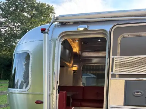 2019 Airstream International Serenity — photo 3