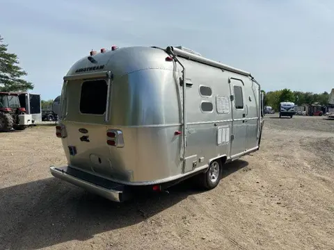 2018 Airstream Flying Cloud 20FB — photo 3