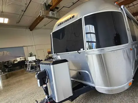 2023 Airstream Globetrotter — photo 3