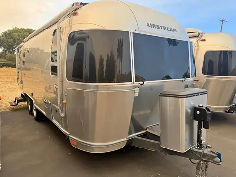 2008 Airstream International Signature 25FBQ; — photo 1