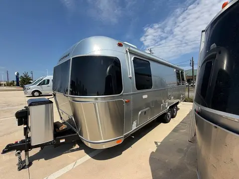 2024 Airstream Tradewind 25FBT twin — photo 3