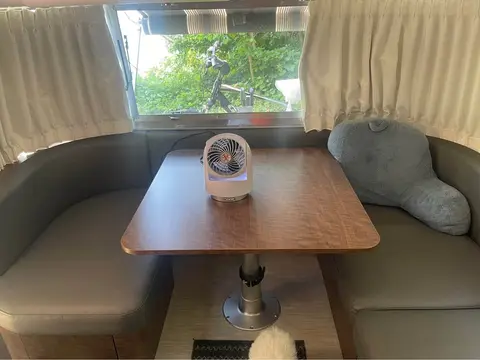 2020 Airstream Globetrotter 27 FB Twin — photo 4